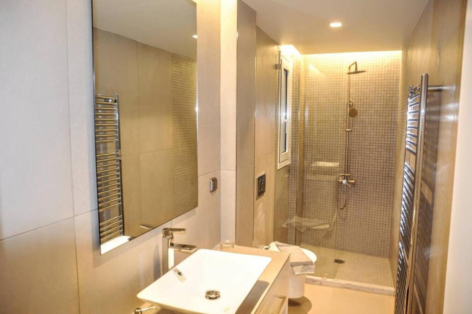 Luxurious Apartment In Acropolis Aten Exteriör bild